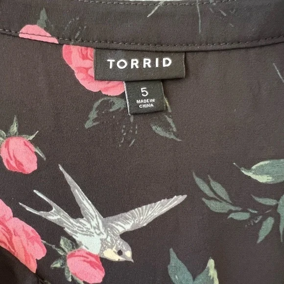 Torrid Floral Bird Print Georgette Tie Neck Blouse Size 5X - Picture 10 of 14